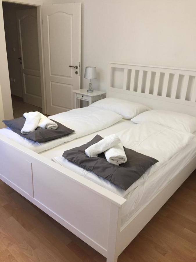 Apartments Rina Novalja Eksteriør billede